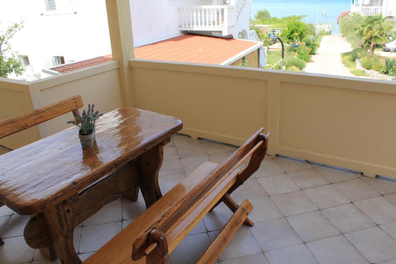 Apartments Kampor Damira Ραμπ Εξωτερικό φωτογραφία