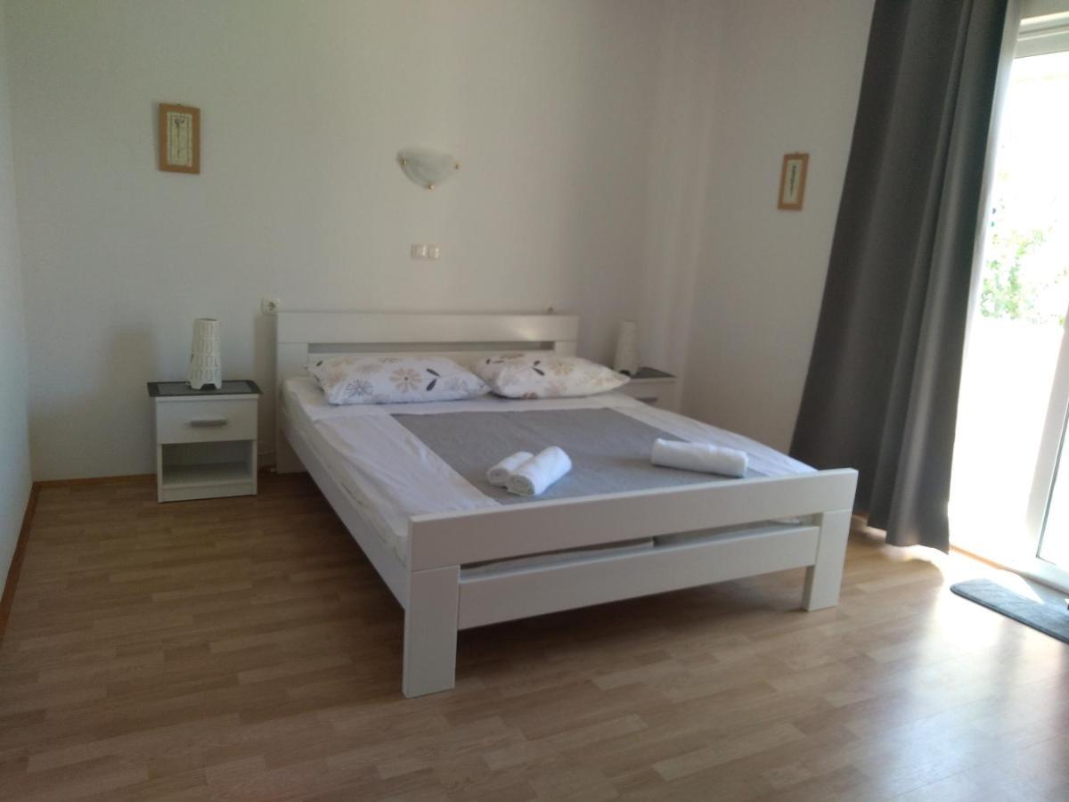 Apartments Kampor Damira Ραμπ Εξωτερικό φωτογραφία