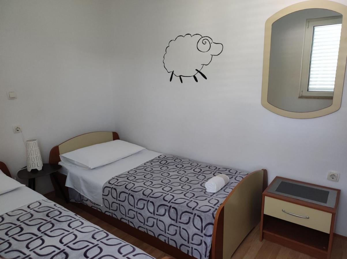 Apartments Kampor Damira Ραμπ Εξωτερικό φωτογραφία