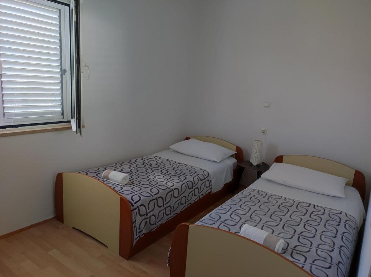 Apartments Kampor Damira Ραμπ Εξωτερικό φωτογραφία