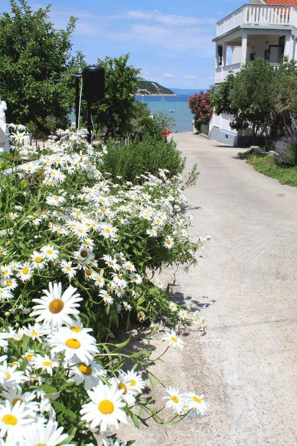 Apartments Kampor Damira Ραμπ Εξωτερικό φωτογραφία